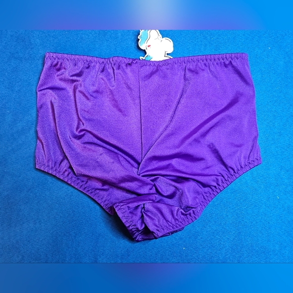 iHeartRaves Purple Ruched Booty Short M/L - Picture 4 of 4